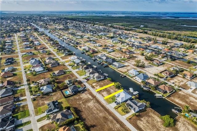 718 NW 37th PL, Cape Coral, FL 33993