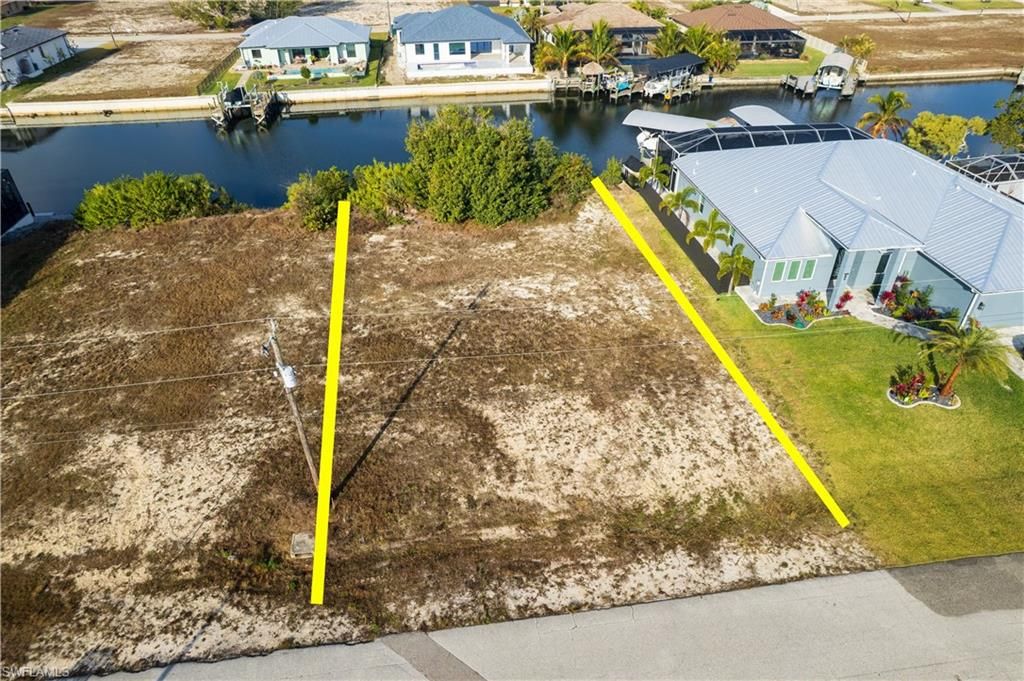 Image 7 of property listing at 718 NW 37th PL, Cape Coral, FL 33993