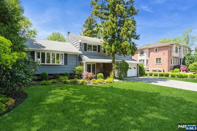 150 Charlotte Place, Englewood Cliffs, NJ 07632