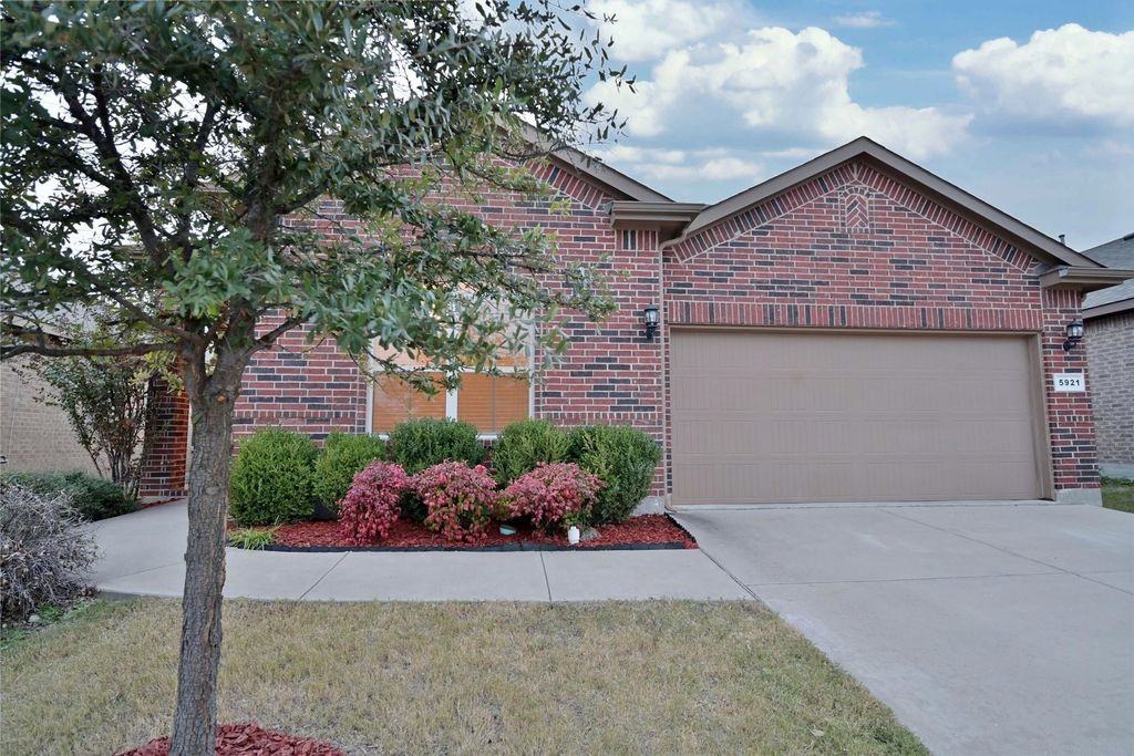 5921 Comanche Peak Drive, Fort Worth, TX 76179 — exterior