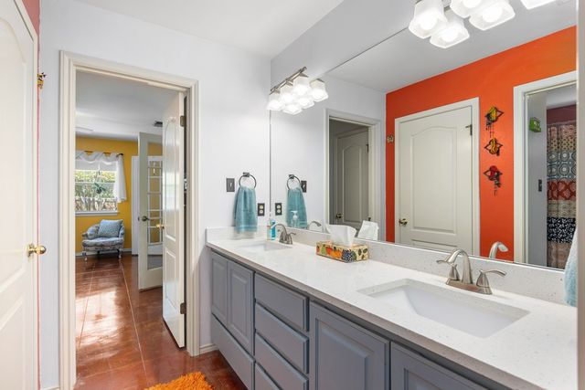 1800 Foothills Dr, Kerrville, TX 78028