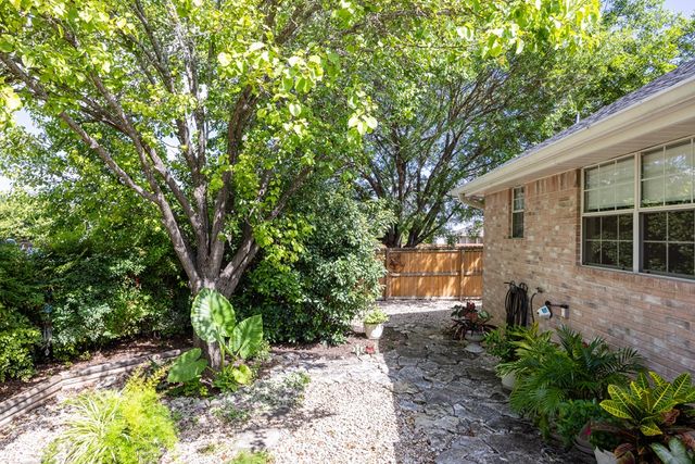 1800 Foothills Dr, Kerrville, TX 78028