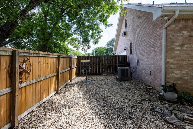 1800 Foothills Dr, Kerrville, TX 78028