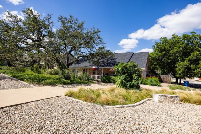 1800 Foothills Dr, Kerrville, TX 78028