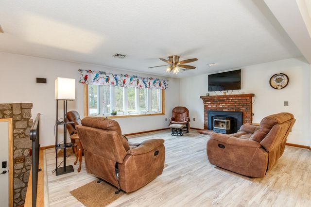 11 Mathew Drive, Merrimack, NH 03054