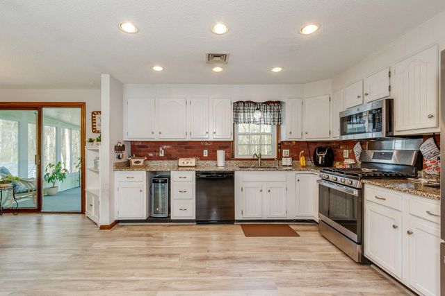 11 Mathew Drive, Merrimack, NH 03054