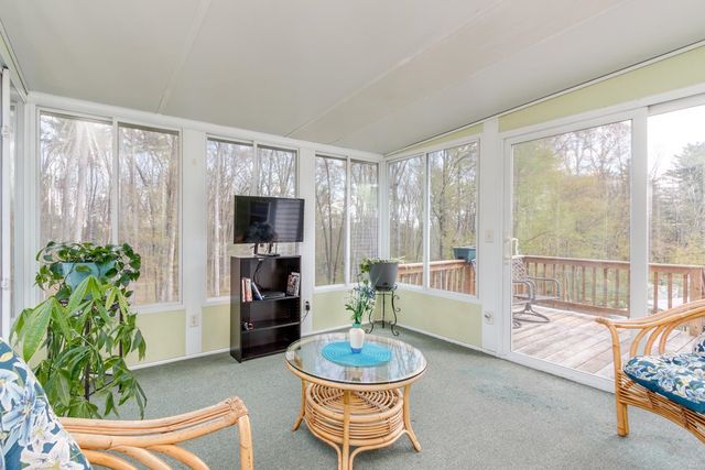 11 Mathew Drive, Merrimack, NH 03054