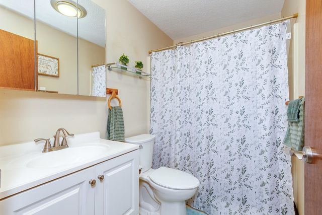 11 Mathew Drive, Merrimack, NH 03054