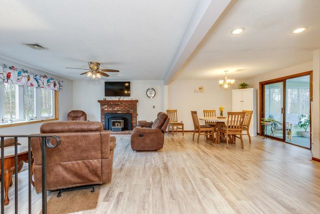 11 Mathew Drive, Merrimack, NH 03054