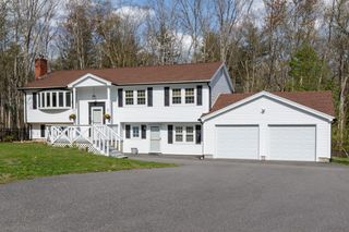 11 Mathew Drive, Merrimack, NH 03054