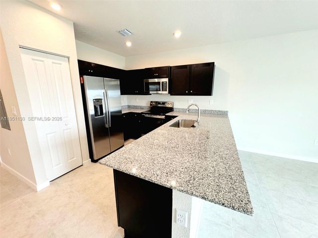 1054 NW 6 St 1054, Florida City, FL 33034