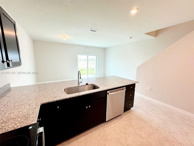 1054 NW 6 St 1054, Florida City, FL 33034