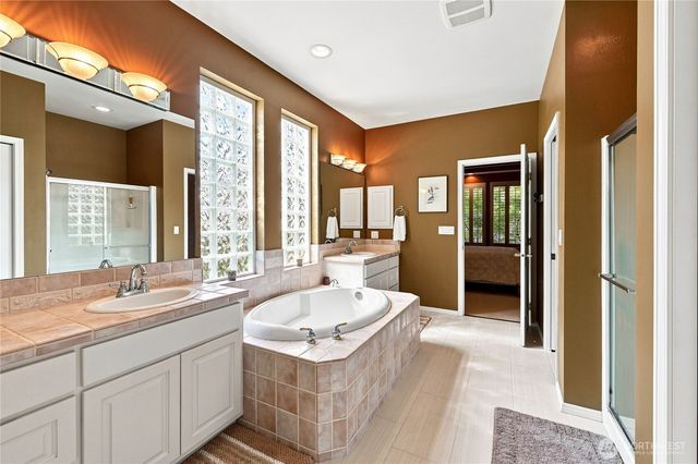 79 Clear View Place, Port Ludlow, WA 98365