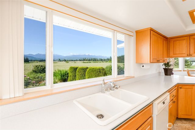 141 Kiwi Lane, Sequim, WA 98382