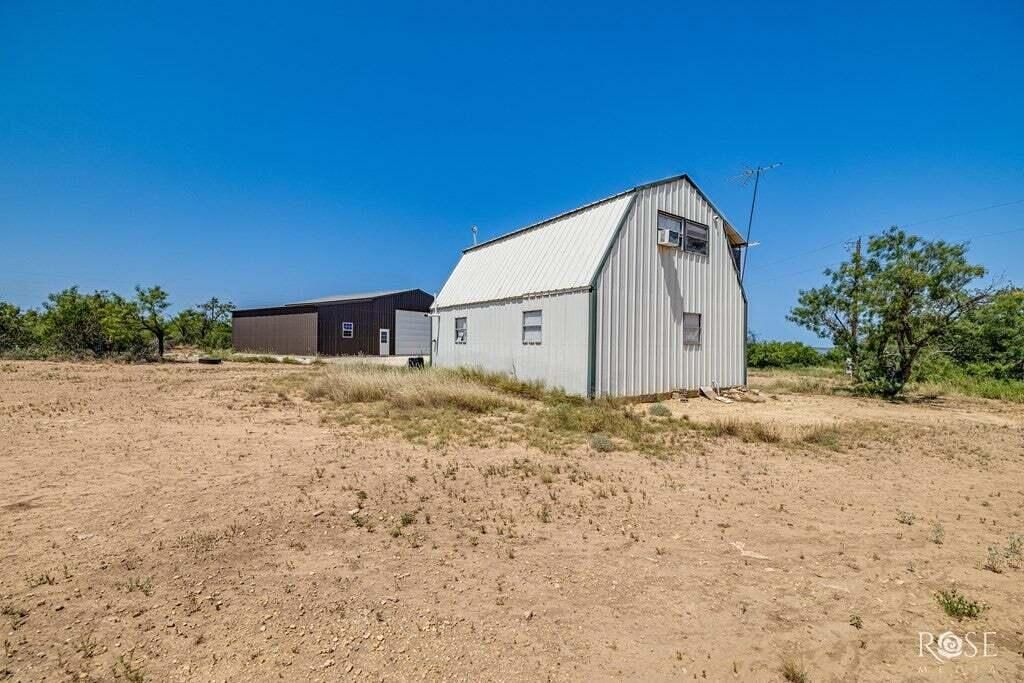 Image 25 of property listing at 17001 Mustang Creek Road, Millersview, TX 76862