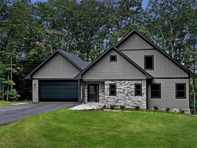 185 Country Road, Talking Rock, GA 30175