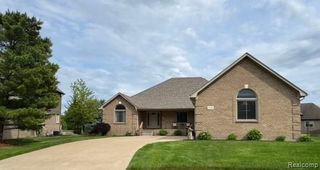 56098 Walker Court, Macomb, MI 48042