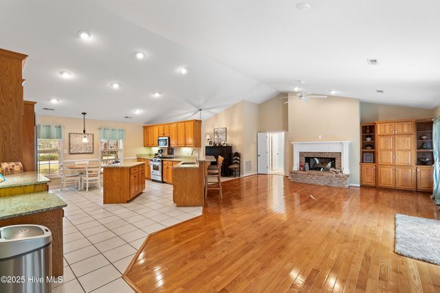 618 Oyster Bay Drive, Sunset Beach, NC 28468