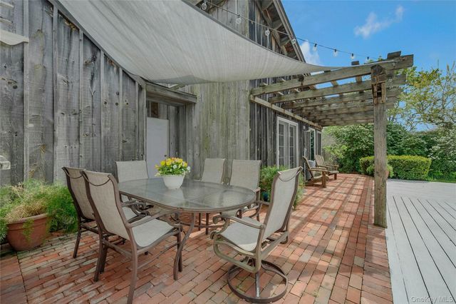 5 Jessup Lane, Quogue, NY 11959