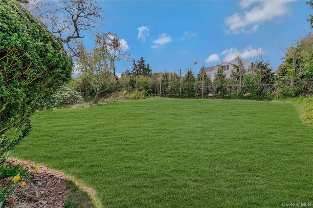 5 Jessup Lane, Quogue, NY 11959