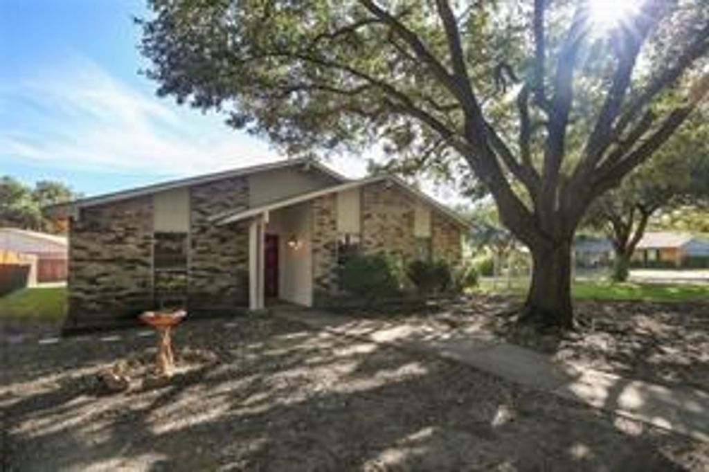 2614 Branch Oaks Drive, Garland, TX 75043