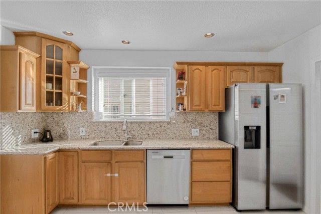 6331 Murietta, Los Angeles, CA 91401