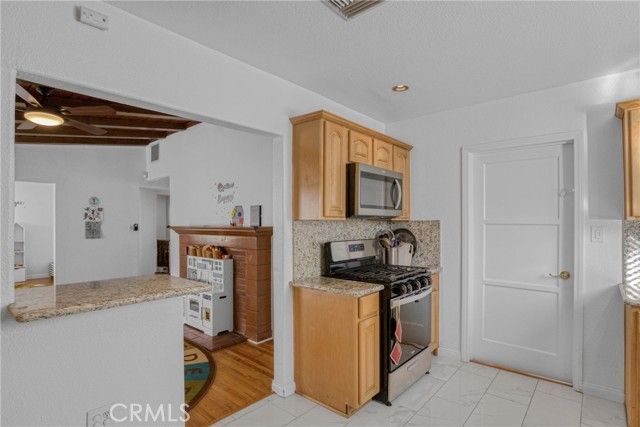 6331 Murietta, Los Angeles, CA 91401