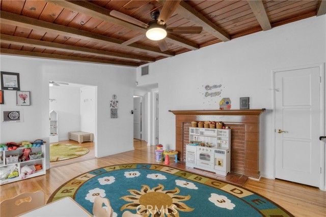 6331 Murietta, Los Angeles, CA 91401