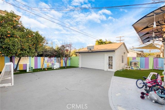 6331 Murietta, Los Angeles, CA 91401