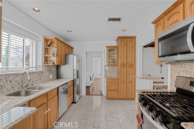 6331 Murietta, Los Angeles, CA 91401