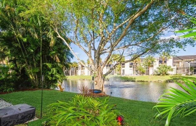 6075 Glendale Drive, Boca Raton, FL 33433