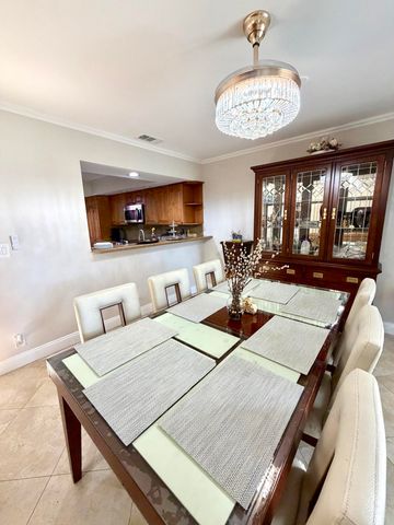 6075 Glendale Drive, Boca Raton, FL 33433