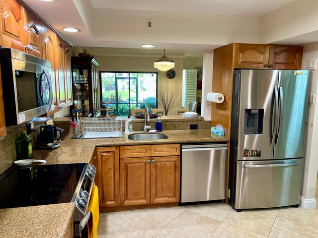 6075 Glendale Drive, Boca Raton, FL 33433