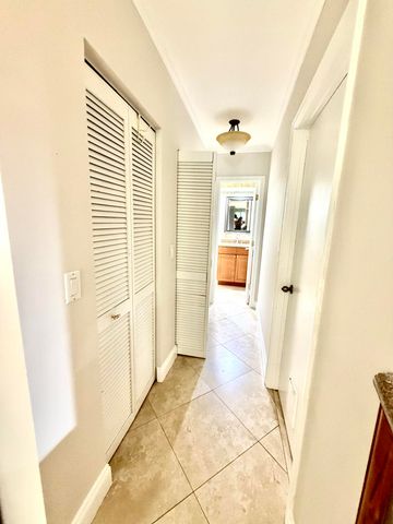 6075 Glendale Drive, Boca Raton, FL 33433