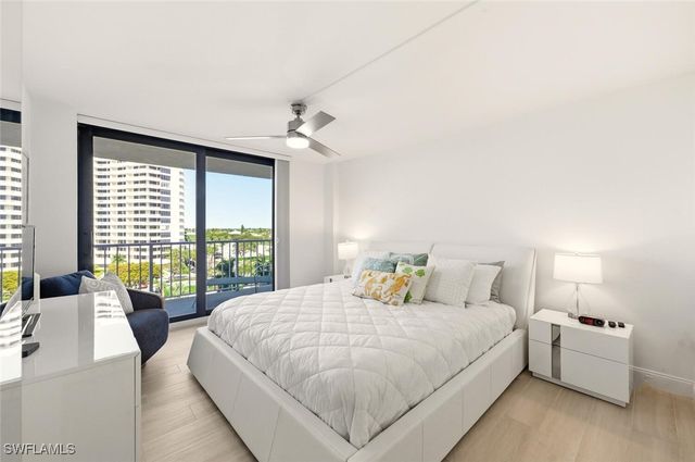 320 Seaview CT 610, Marco Island, FL 34145