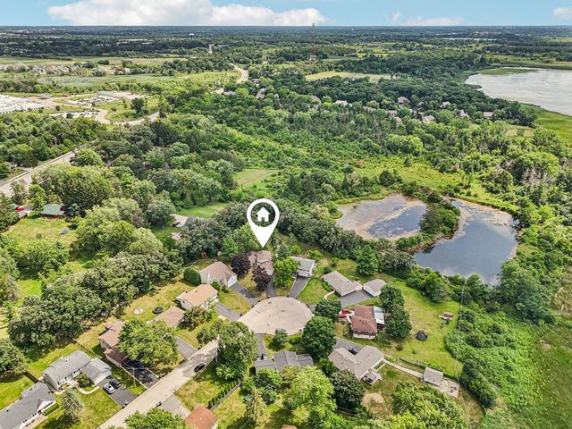 710 Greenbriar Lane, Lindenhurst, IL 60046