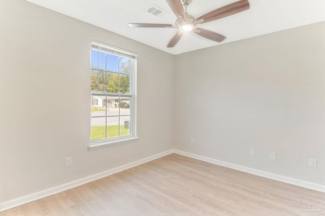 6044 Champion Oaks Dr, Pensacola, FL 32526