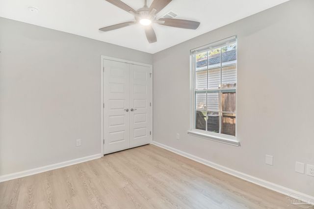 6044 Champion Oaks Dr, Pensacola, FL 32526