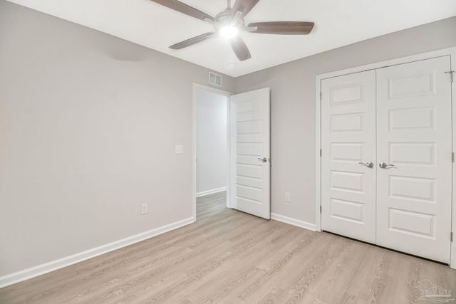 6044 Champion Oaks Dr, Pensacola, FL 32526