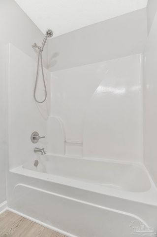 6044 Champion Oaks Dr, Pensacola, FL 32526