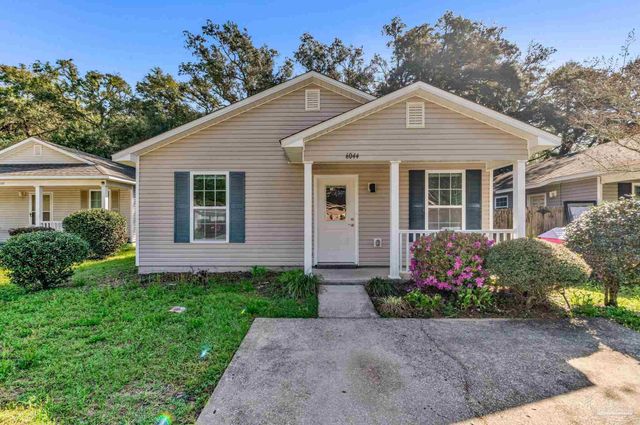 6044 Champion Oaks Dr, Pensacola, FL 32526