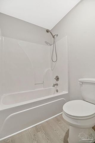 6044 Champion Oaks Dr, Pensacola, FL 32526