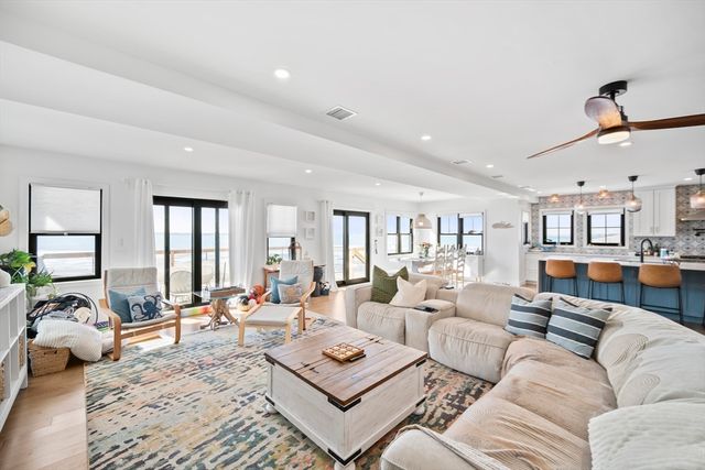 6 Nut Island Ave, Quincy, MA 02169