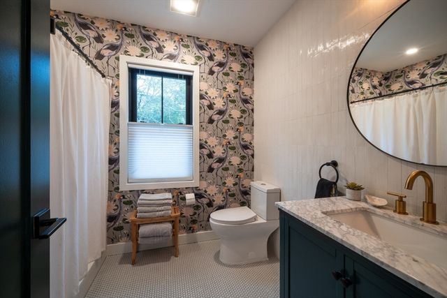 6 Nut Island Ave, Quincy, MA 02169