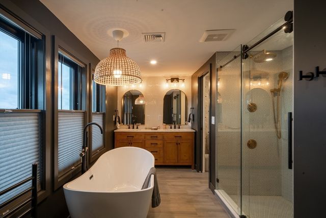 6 Nut Island Ave, Quincy, MA 02169