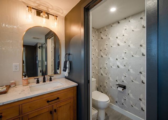 6 Nut Island Ave, Quincy, MA 02169