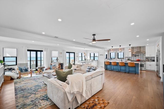 6 Nut Island Ave, Quincy, MA 02169