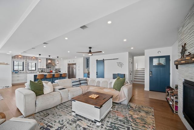 6 Nut Island Ave, Quincy, MA 02169