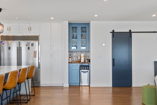 6 Nut Island Ave, Quincy, MA 02169