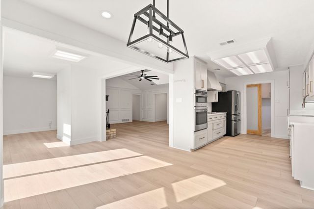 906 Purdue Drive, Arlington, TX 76012